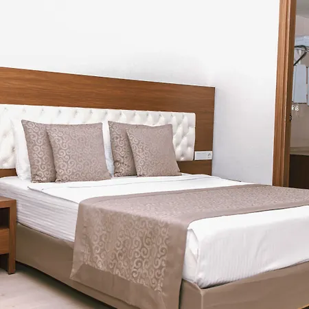 The Corner Park 3* Antalya