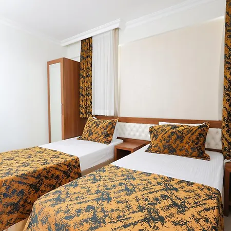 Otel The Corner Park 3*