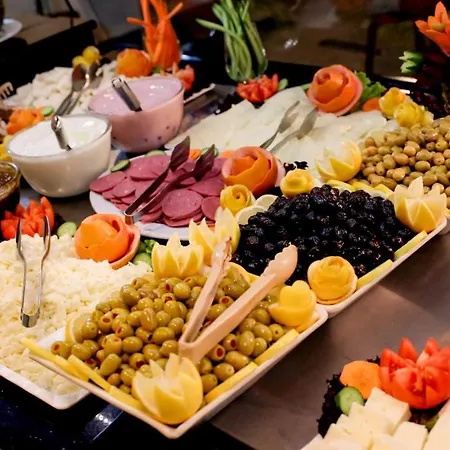 Hotell The Corner Park 3*